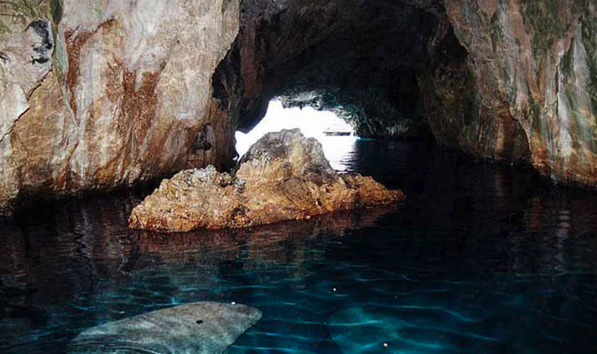 Isola di Dino - Grotta del Leone
